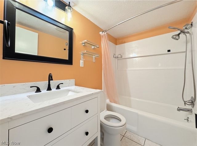 521 Tollis 396, Broadview Heights, OH 44147