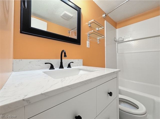 521 Tollis 396, Broadview Heights, OH 44147