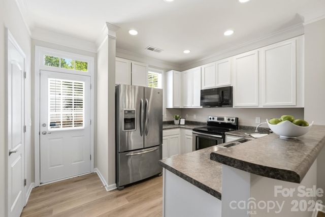 11209 Cedar Walk Lane, Charlotte, NC 28277