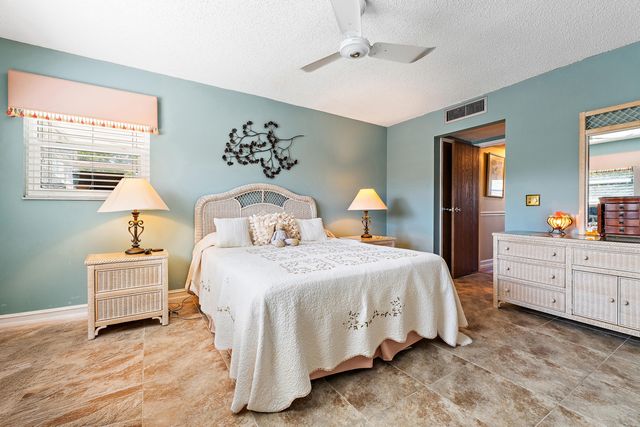 2950 SE Ocean Blvd. 135-8, Stuart, FL 34996