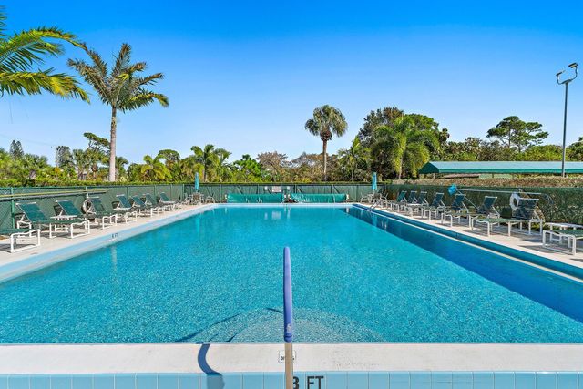 2950 SE Ocean Blvd. 135-8, Stuart, FL 34996