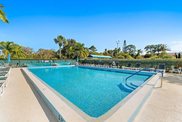 2950 SE Ocean Blvd. 135-8, Stuart, FL 34996