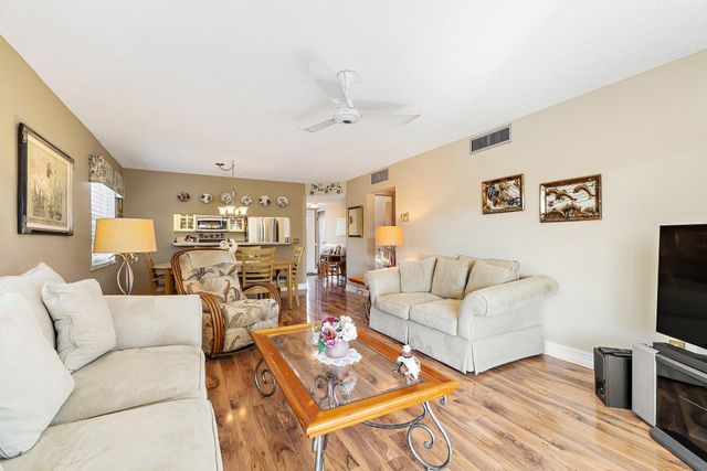 2950 SE Ocean Blvd. 135-8, Stuart, FL 34996