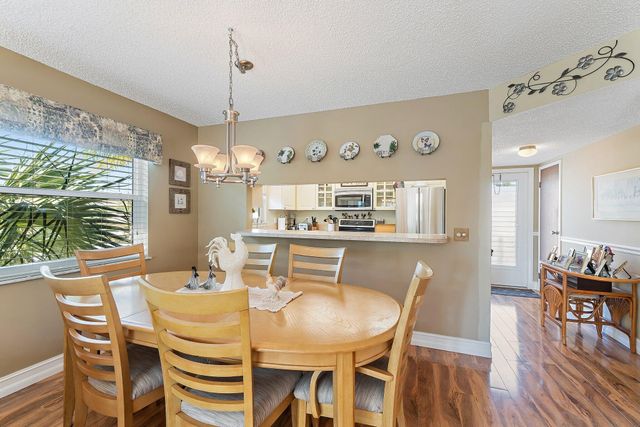 2950 SE Ocean Blvd. 135-8, Stuart, FL 34996