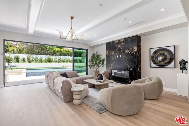3320 Patricia Avenue, Los Angeles, CA 90064