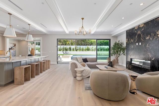 3320 Patricia Avenue, Los Angeles, CA 90064