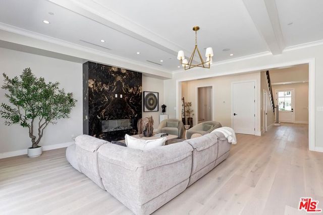 3320 Patricia Avenue, Los Angeles, CA 90064