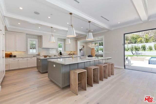 3320 Patricia Avenue, Los Angeles, CA 90064
