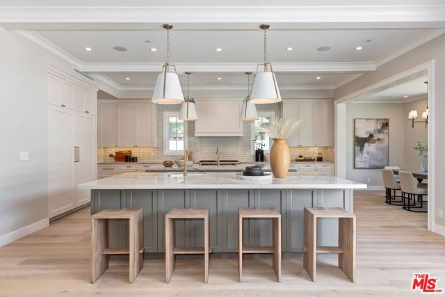 3320 Patricia Avenue, Los Angeles, CA 90064