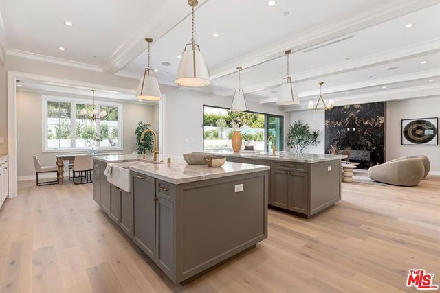 3320 Patricia Avenue, Los Angeles, CA 90064