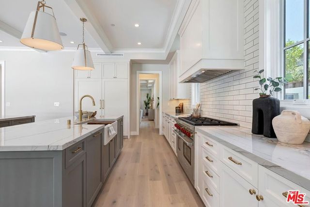 3320 Patricia Avenue, Los Angeles, CA 90064