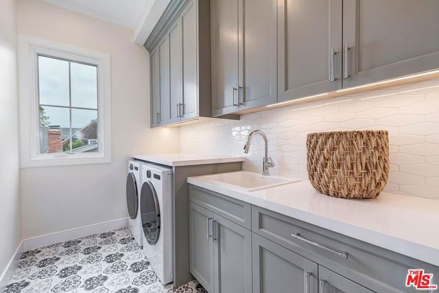 3320 Patricia Avenue, Los Angeles, CA 90064