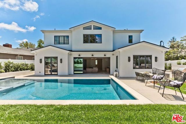 3320 Patricia Avenue, Los Angeles, CA 90064