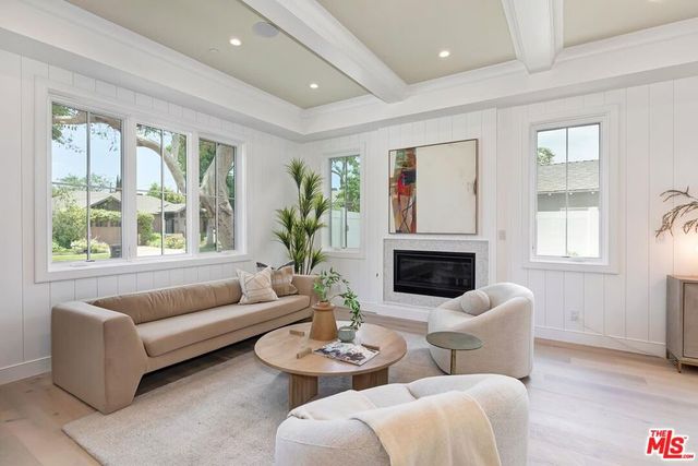 3320 Patricia Avenue, Los Angeles, CA 90064
