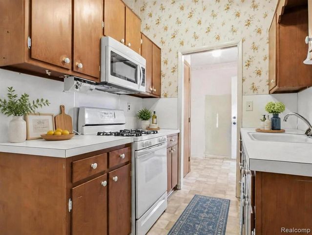 9108 Maplewood Drive, Clio, MI 48420