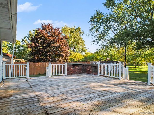 9108 Maplewood Drive, Clio, MI 48420