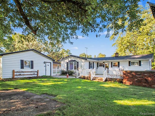 9108 Maplewood Drive, Clio, MI 48420