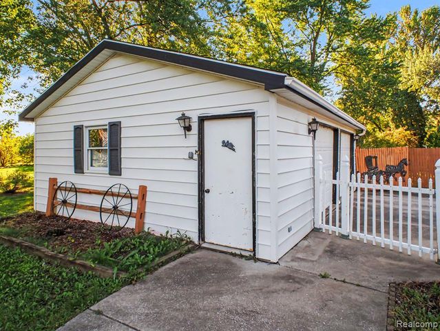 9108 Maplewood Drive, Clio, MI 48420