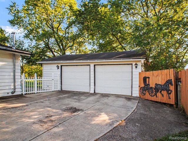 9108 Maplewood Drive, Clio, MI 48420