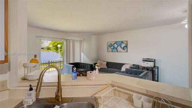 3409 NW 44th Street 101, Oakland Park, FL 33309