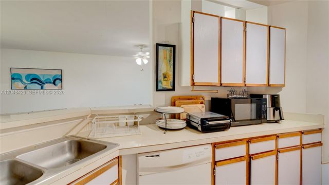 3409 NW 44th Street 101, Oakland Park, FL 33309