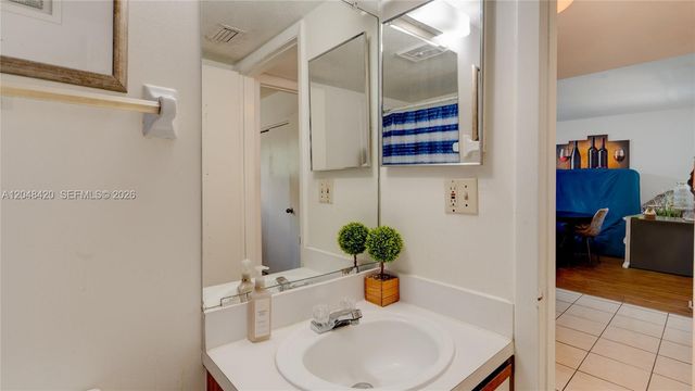 3409 NW 44th Street 101, Oakland Park, FL 33309
