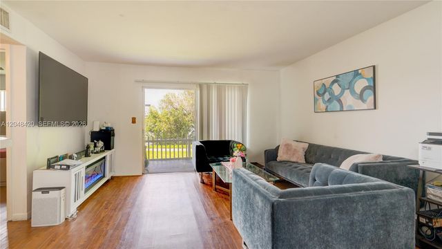 3409 NW 44th Street 101, Oakland Park, FL 33309