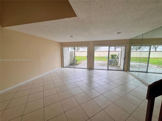 4879 N Hemingway Cir, Margate, FL 33063