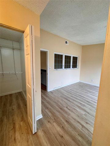 4879 N Hemingway Cir, Margate, FL 33063