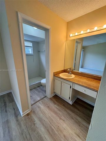 4879 N Hemingway Cir, Margate, FL 33063