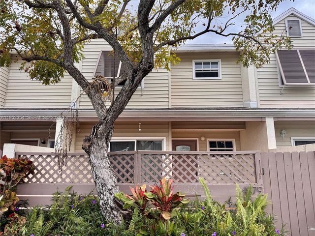 4879 N Hemingway Cir, Margate, FL 33063