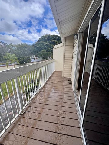 4879 N Hemingway Cir, Margate, FL 33063