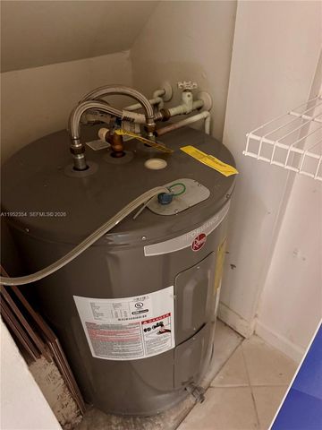 4879 N Hemingway Cir, Margate, FL 33063