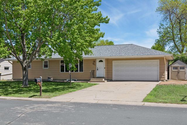 967 Sibley Street S, Shakopee, MN 55379