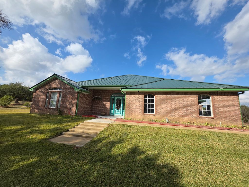 853 County Road 4390, Kempner, TX 76539