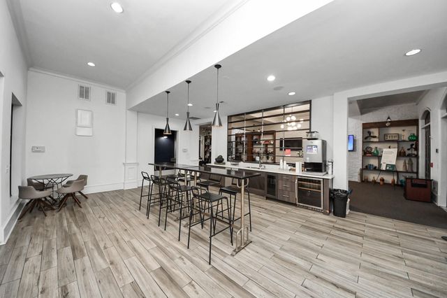3003 Memorial Court 2220, Houston, TX 77007