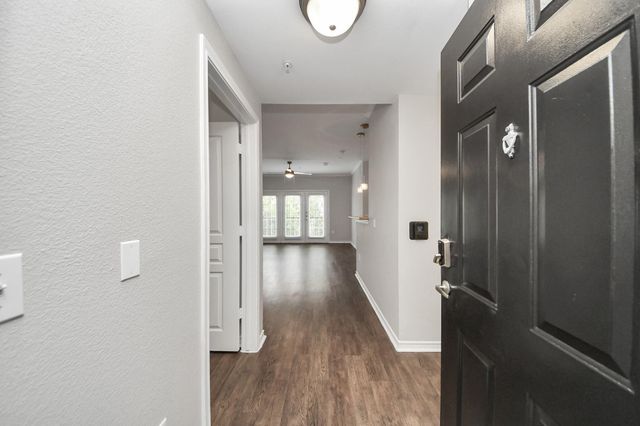 3003 Memorial Court 2220, Houston, TX 77007