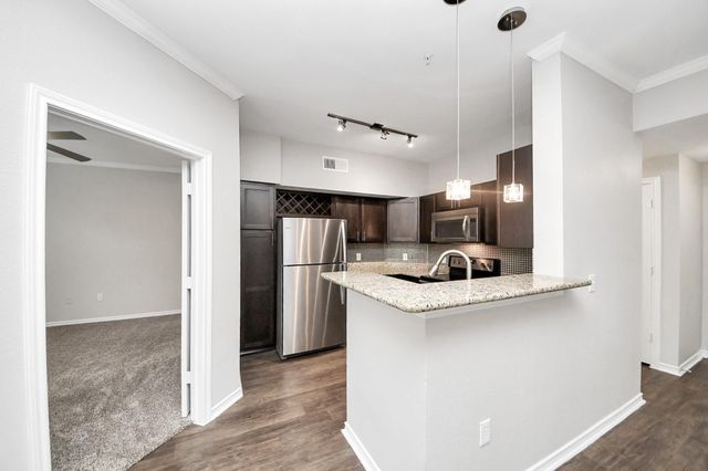 3003 Memorial Court 2220, Houston, TX 77007