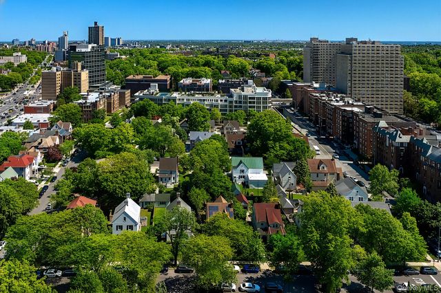76-66 Austin Street 6F, Forest Hills, NY 11375