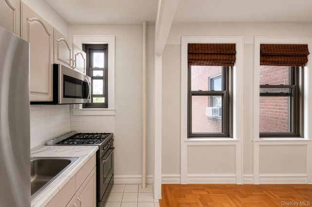 76-66 Austin Street 6F, Forest Hills, NY 11375