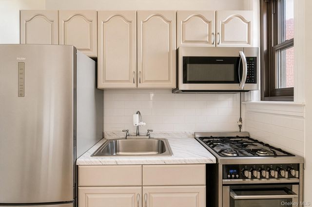 76-66 Austin Street 6F, Forest Hills, NY 11375