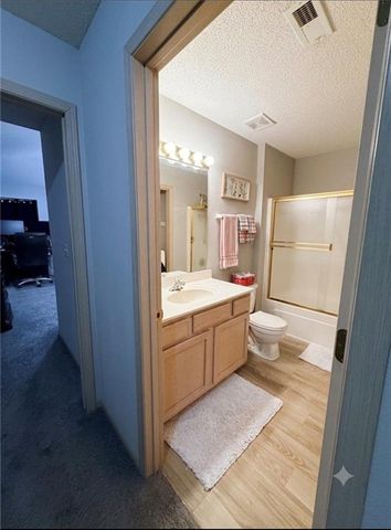 712C SE London Way, Lee's Summit, MO 64081