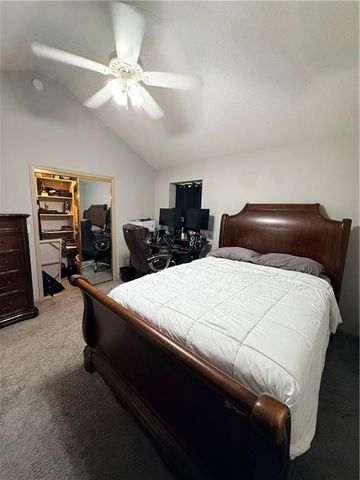 712C SE London Way, Lee's Summit, MO 64081