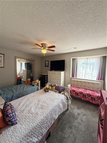 712C SE London Way, Lee's Summit, MO 64081