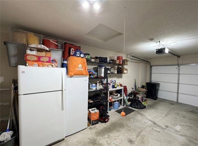 712C SE London Way, Lee's Summit, MO 64081