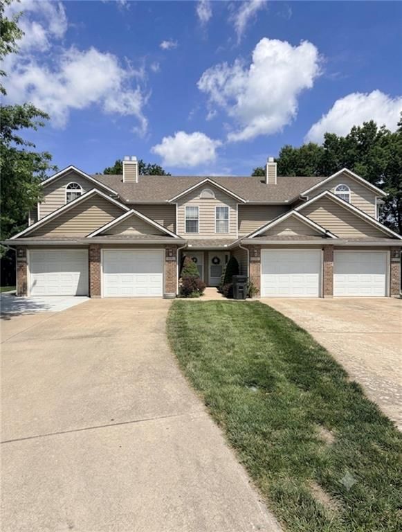 712C SE London Way, Lee's Summit, MO 64081