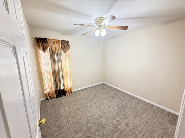 505 E Calhoun Street, El Campo, TX 77437