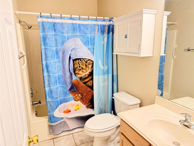 505 E Calhoun Street, El Campo, TX 77437