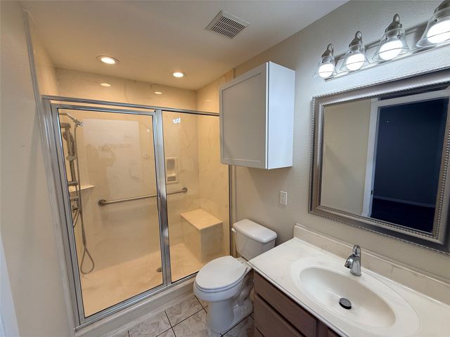 505 E Calhoun Street, El Campo, TX 77437