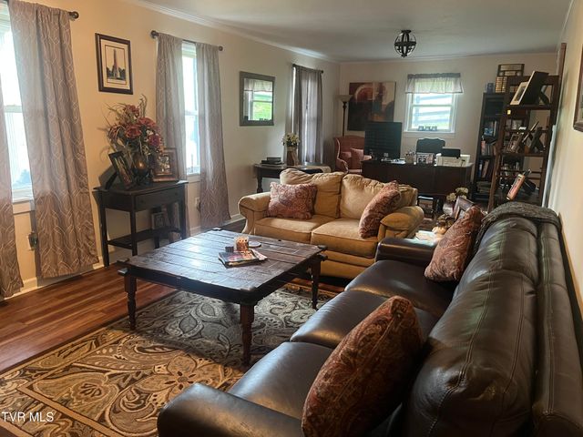 179 Cloverleaf Drive, Bristol, VA 24202